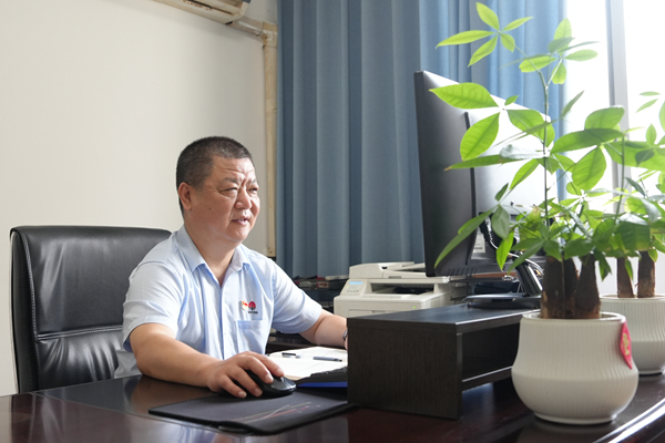 181752841314176912.jpg 常德市優秀共產黨員、華中公司優秀共產黨員:鄧凱.JPG