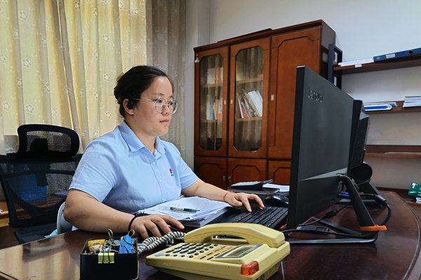 181752841351867857.jpg 華中公司優秀共產黨員:賀暉.jpg