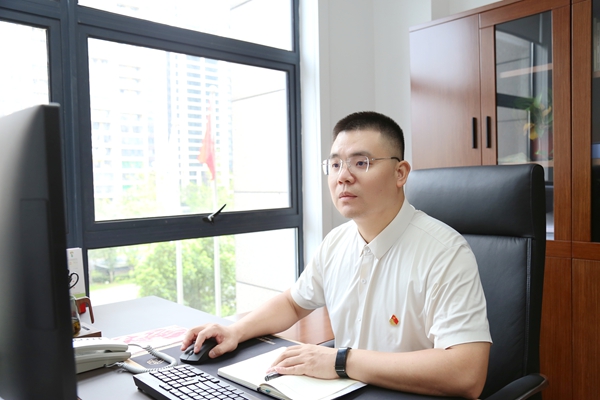 231753240381107394.jpg 葉新華_副本.jpg